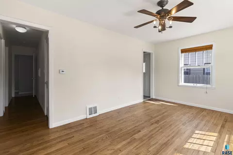 604 S Willow Ave, Sioux Falls, SD 57104 photo 7
