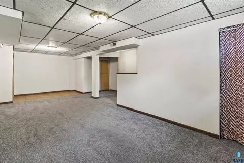 604 S Willow Ave, Sioux Falls, SD 57104 photo 17