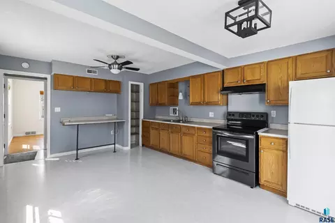 604 S Willow Ave, Sioux Falls, SD 57104 photo 13