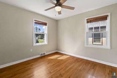 604 S Willow Ave, Sioux Falls, SD 57104 photo 5