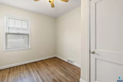 604 S Willow Ave, Sioux Falls, SD 57104 photo 9