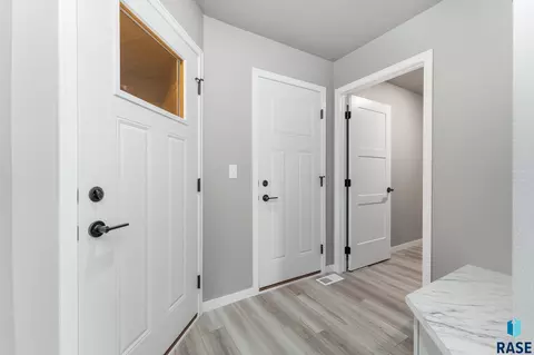 Entry Way - 6505 E Steel St, Sioux Falls, SD 57110 photo 1 of 2