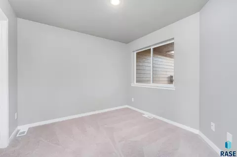 Bedroom - 6505 E Steel St, Sioux Falls, SD 57110 photo 3 of 4
