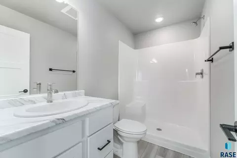 Bath - 6505 E Steel St, Sioux Falls, SD 57110 photo 1 of 2