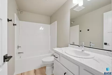 Bath - 6403 E Steel St, Sioux Falls, SD 57110 photo 3 of 3