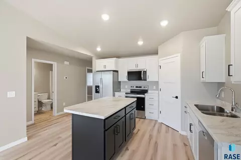 Kitchen - 6403 E Steel St, Sioux Falls, SD 57110 photo 2 of 2