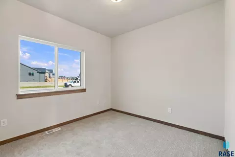 Bedroom - 5401 E Brennan Dr, Sioux Falls, SD 57110 photo 1 of 7