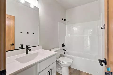 Bath - 5401 E Brennan Dr, Sioux Falls, SD 57110 photo 1 of 4