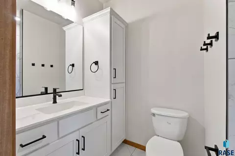 Bath - 5401 E Brennan Dr, Sioux Falls, SD 57110 photo 3 of 4