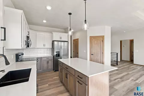 Kitchen - 5401 E Brennan Dr, Sioux Falls, SD 57110 photo 1 of 3