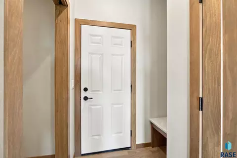 Entry Way - 5401 E Brennan Dr, Sioux Falls, SD 57110 photo 2 of 2