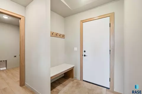 Entry Way - 5317 E Brennan Dr, Sioux Falls, SD 57110 photo 1 of 2