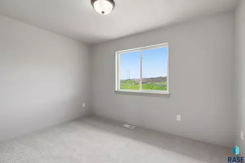 Bedroom - 5317 E Brennan Dr, Sioux Falls, SD 57110 photo 7 of 9