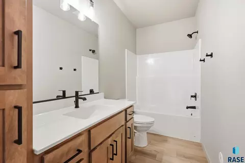 Bath - 5317 E Brennan Dr, Sioux Falls, SD 57110 photo 1 of 4