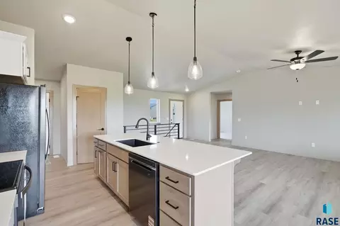 Kitchen - 5317 E Brennan Dr, Sioux Falls, SD 57110 photo 3 of 3