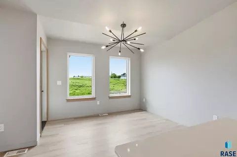 Dining - 5317 E Brennan Dr, Sioux Falls, SD 57110 photo 1 of 1