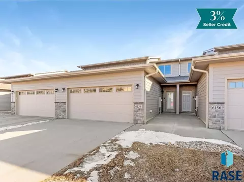 6154 S Bison Pl, Sioux Falls, SD 57108