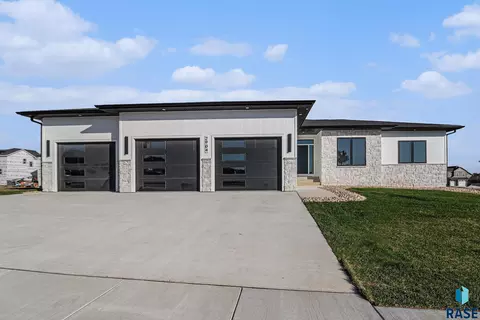 2904 Dunraven Ave, Sioux Falls, SD 57110
