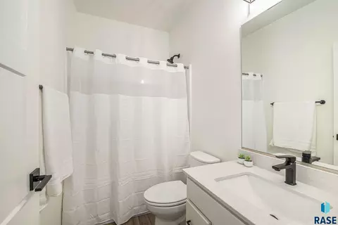 7225 E Waters Edge Pl, Sioux Falls, SD 57110 photo 17