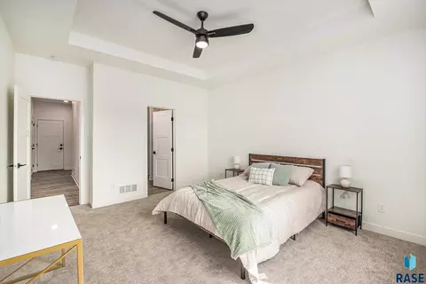 7225 E Waters Edge Pl, Sioux Falls, SD 57110 photo 14