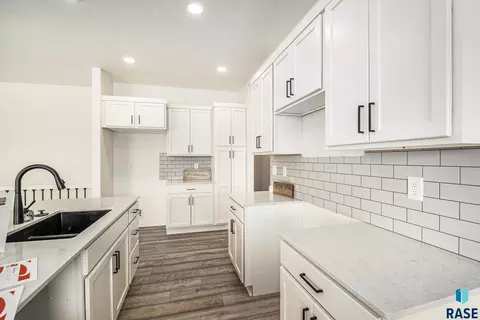 7225 E Waters Edge Pl, Sioux Falls, SD 57110 photo 6