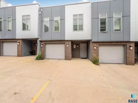 226 E Residence Pl #16, Sioux Falls, SD 57104