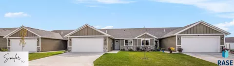 7242 E Waters Edge Pl, Sioux Falls, SD 57110