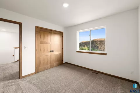 Bedroom - 7000 E Brooks Edge Pl, Sioux Falls, SD 57110 photo 2 of 7