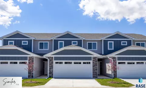7000 E Brooks Edge Pl, Sioux Falls, SD 57110