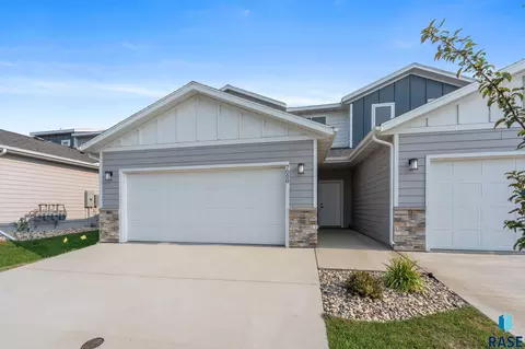 Exterior - 7000 E Brooks Edge Pl, Sioux Falls, SD 57110 photo 1 of 6
