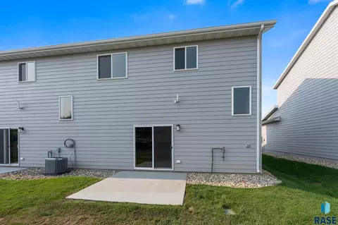 Exterior - 7000 E Brooks Edge Pl, Sioux Falls, SD 57110 photo 2 of 6