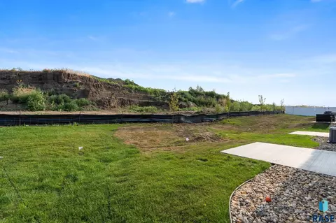 Exterior - 7000 E Brooks Edge Pl, Sioux Falls, SD 57110 photo 3 of 6