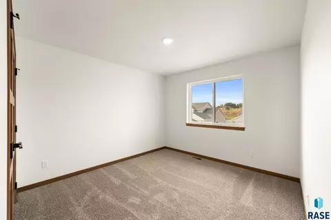 Bedroom - 7000 E Brooks Edge Pl, Sioux Falls, SD 57110 photo 6 of 7