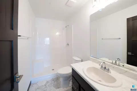 Bath - 7002 E Brooks Edge Pl, Sioux Falls, SD 57110 photo 1 of 2