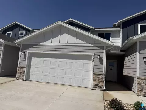 7002 E Brooks Edge Pl, Sioux Falls, SD 57110