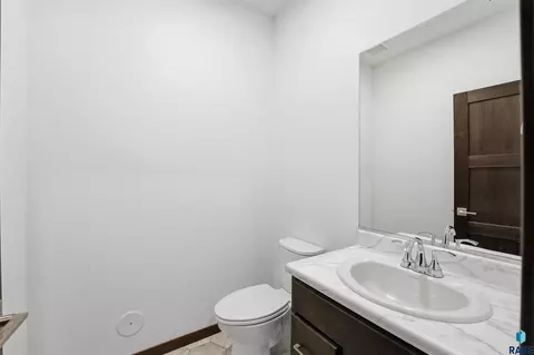 Bath - 7002 E Brooks Edge Pl, Sioux Falls, SD 57110 photo 3 of 3