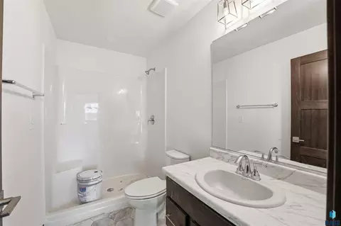 Bath - 7002 E Brooks Edge Pl, Sioux Falls, SD 57110 photo 1 of 3