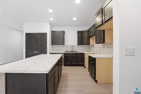 Kitchen - 7002 E Brooks Edge Pl, Sioux Falls, SD 57110 photo 2 of 2