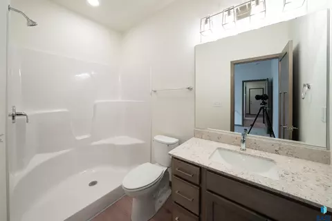 Bath - 7233 E Waters Edge Pl, Sioux Falls, SD 57110 photo 1 of 1