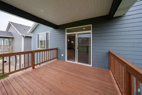 Exterior - 7233 E Waters Edge Pl, Sioux Falls, SD 57110 photo 4 of 7