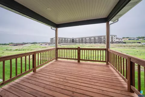 Exterior - 7233 E Waters Edge Pl, Sioux Falls, SD 57110 photo 3 of 7