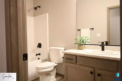 Bath - 7237 E Waters Edge Pl, Sioux Falls, SD 57110 photo 1 of 2