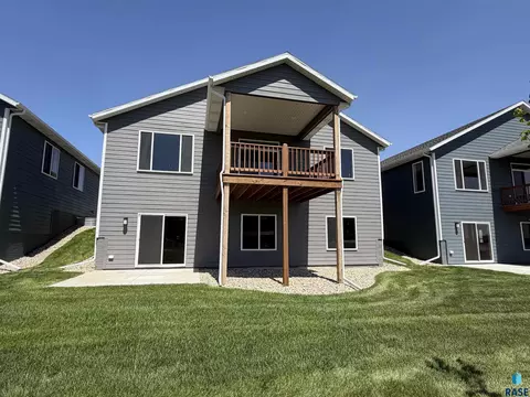 Exterior - 7237 E Waters Edge Pl, Sioux Falls, SD 57110 photo 2 of 2