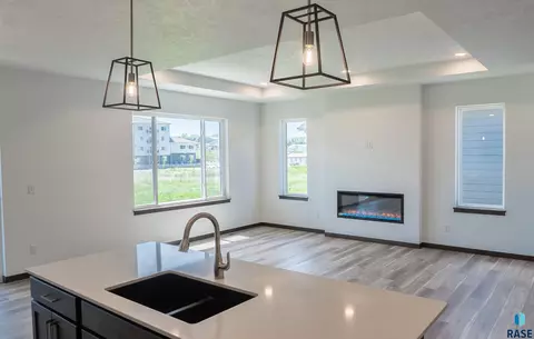 Living - 7241 E Waters Edge Pl, Sioux Falls, SD 57110 photo 3 of 4