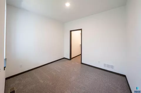 Bedroom - 7241 E Waters Edge Pl, Sioux Falls, SD 57110 photo 4 of 5