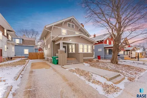 804 S Summit Ave, Sioux Falls, SD 57104