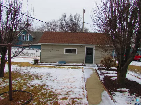 721 4th St, Garretson, SD 57030 photo 13