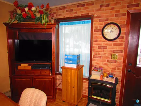 721 4th St, Garretson, SD 57030 photo 6