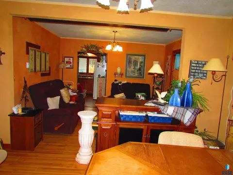 721 4th St, Garretson, SD 57030 photo 5