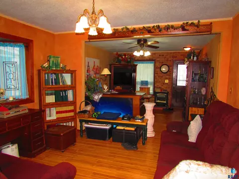 721 4th St, Garretson, SD 57030 photo 20